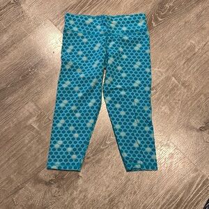 Task capri leggings small